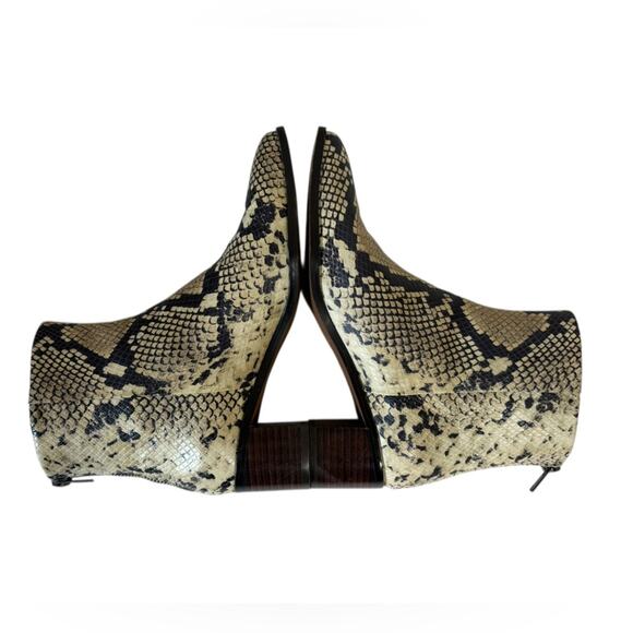 Madewell The Essex Ankle Boot in Snake Print - Size 7 - Picture 6 of 11